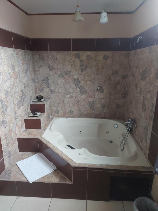 Hotel Torre Fuerte Venecia Extérieur photo